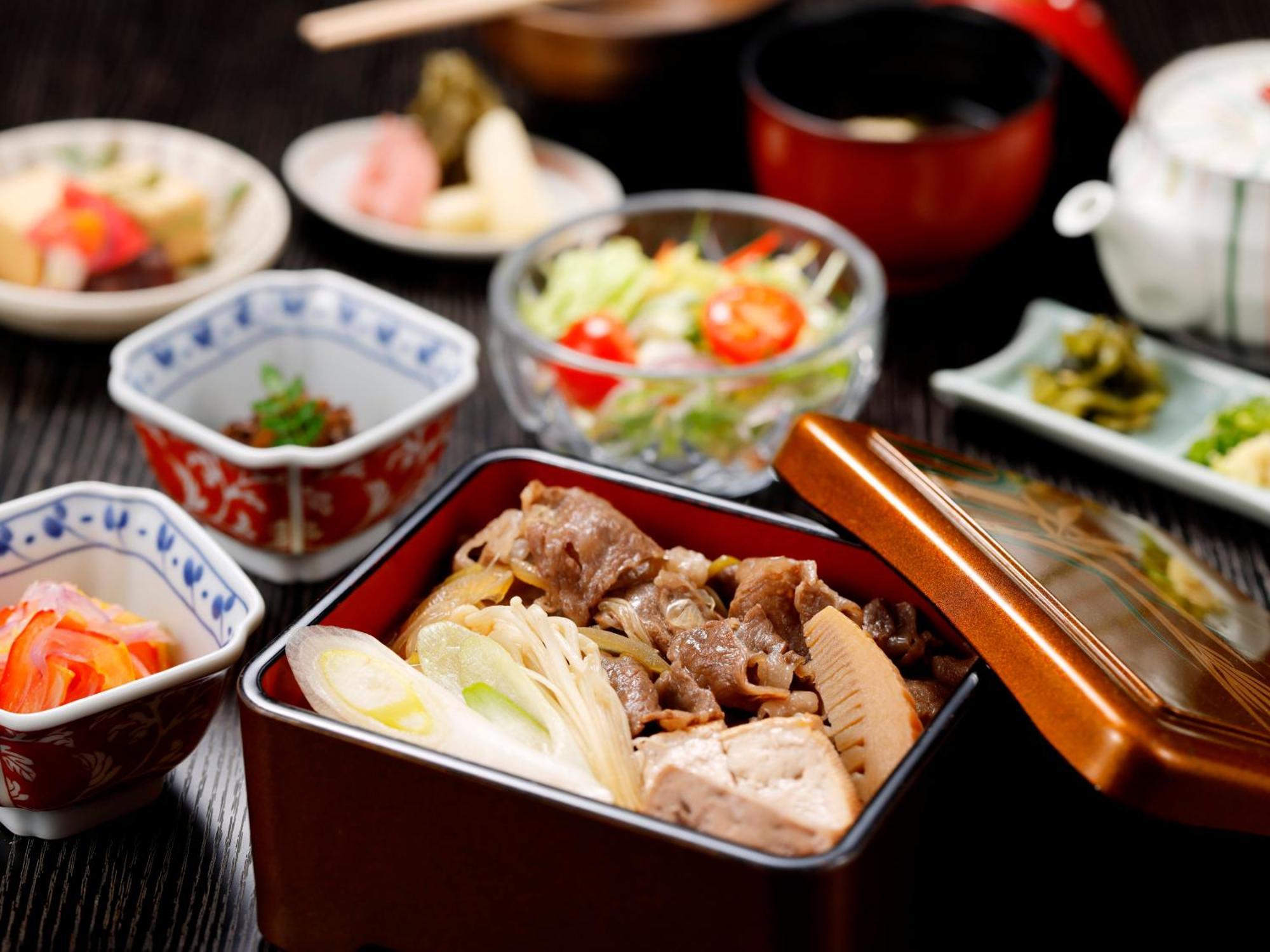 โรงแรมฮะกุโชะระ คานะซะวะ ซันระกุ คานาซาว่า ภายนอก รูปภาพ A Japanese meal
